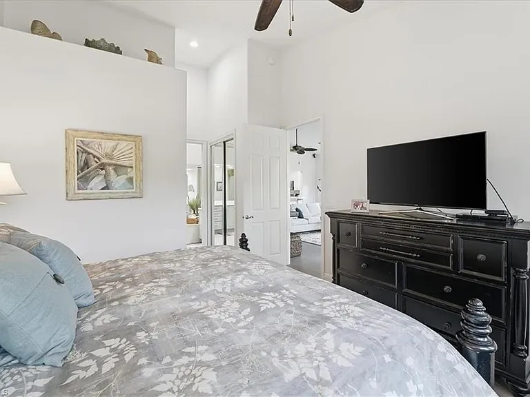 7842 Hawthorne Dr #1703 — Photo 21