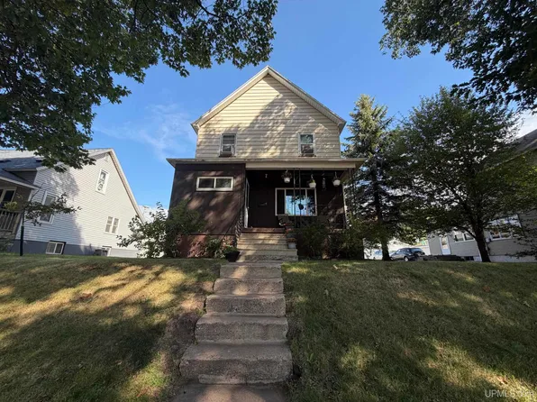 625 Prince St, Negaunee, MI 49866