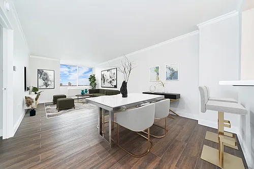 160 Riverside Blvd Photo 1