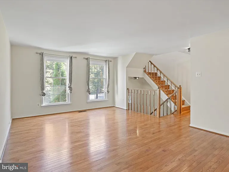 6502 Coachleigh Way — Photo 2