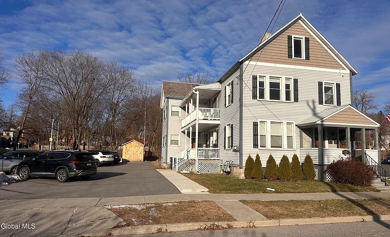 3rd image of 135 Maple Avenue