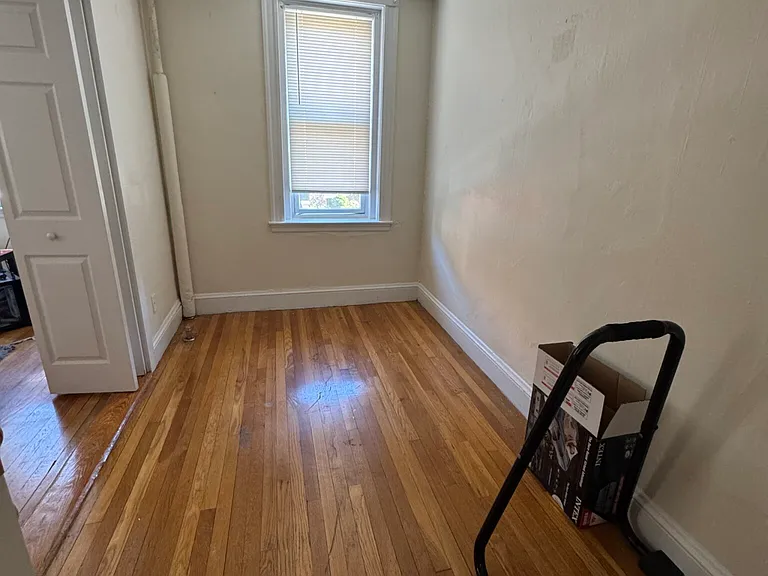 5 Barrows St #1 — Photo 8