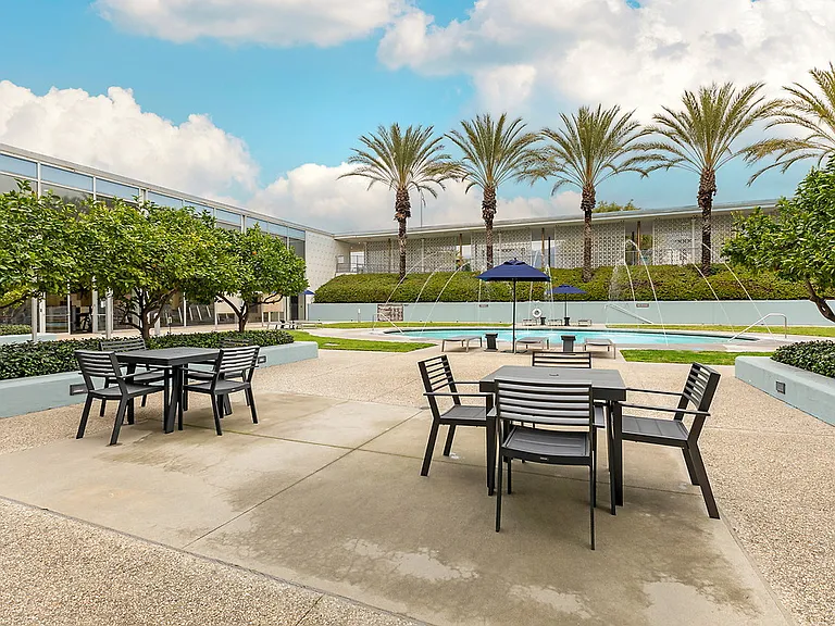 The Stuart at Sierra Madre Villa — Photo 38