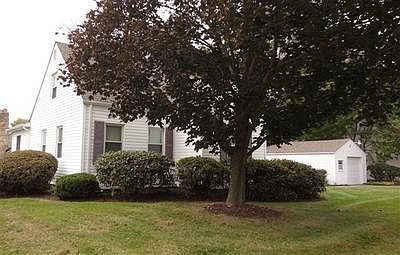 1st image of 1696 Rockford St