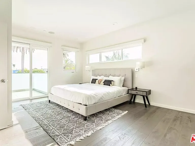 611 Flower Ave — Photo 12
