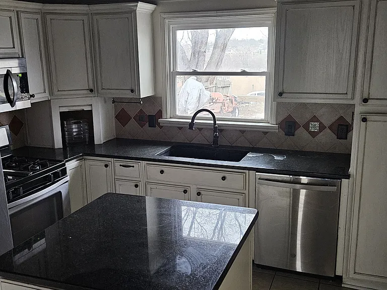107 N Chestnut St — Photo 8
