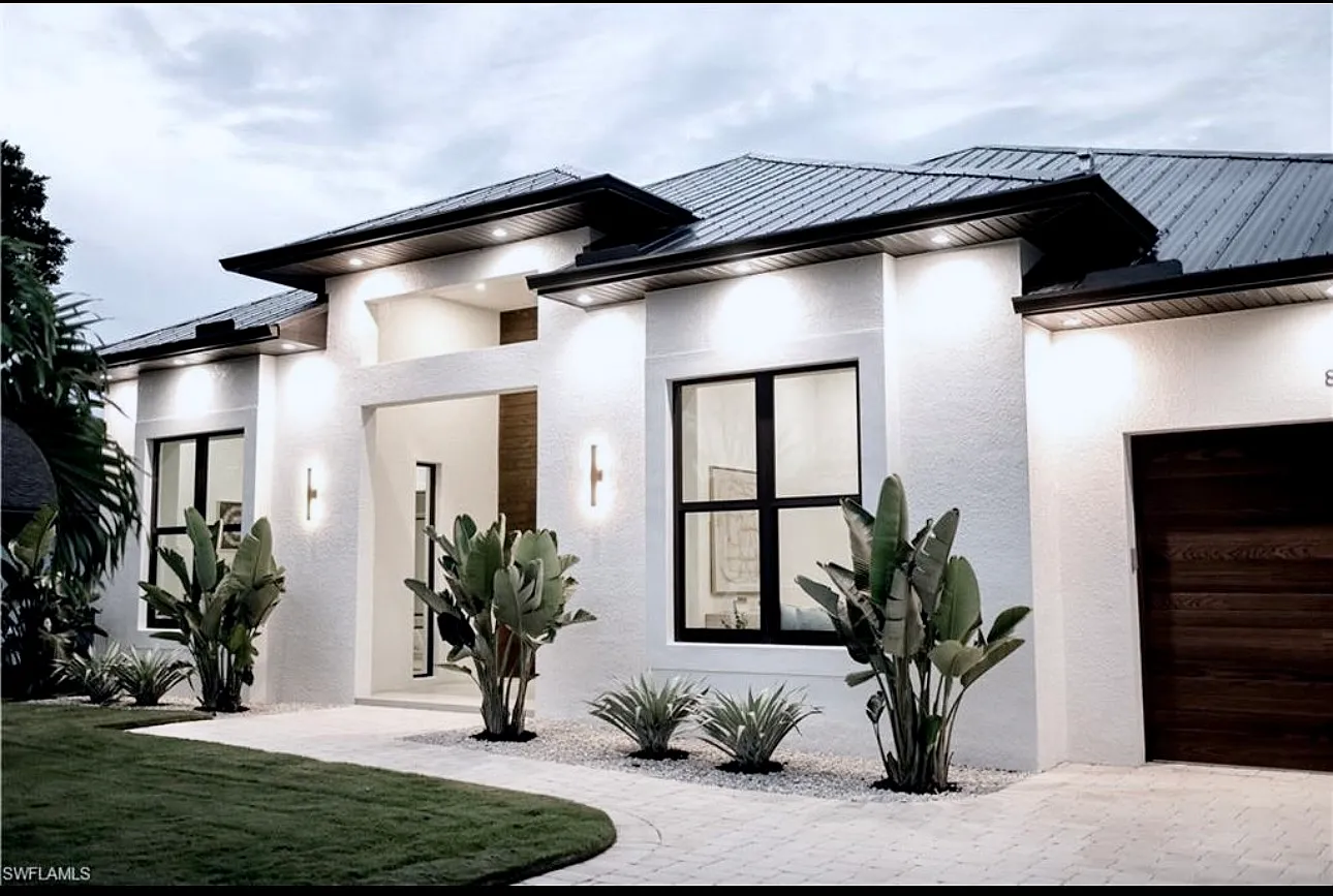 4 bed, 4.5 bath, 2602 sqft, $15,999 — Photo 1
