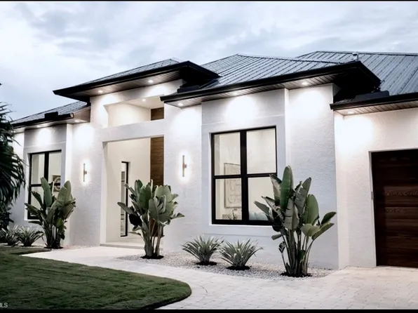 825 105th Ave N, Naples, FL 34108