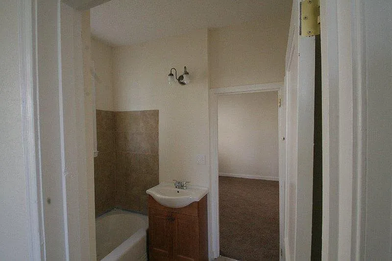 986 Peabody Ave — Photo 3