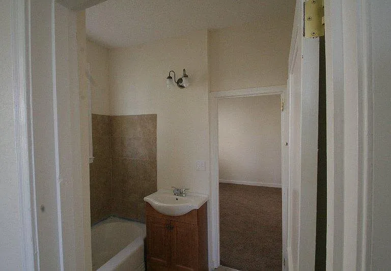 986 Peabody Ave #8 — Photo 3