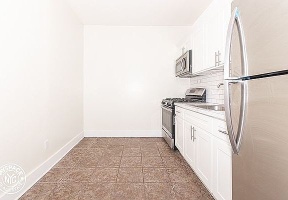 5th image of 68 Saint Pauls Pl APT D1