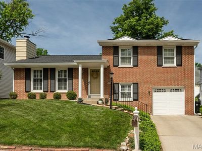 27 Millbrook Ln, Saint Louis, MO, 63122