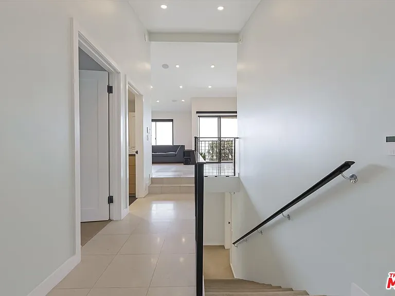 6789 Shearwater Ln — Photo 18