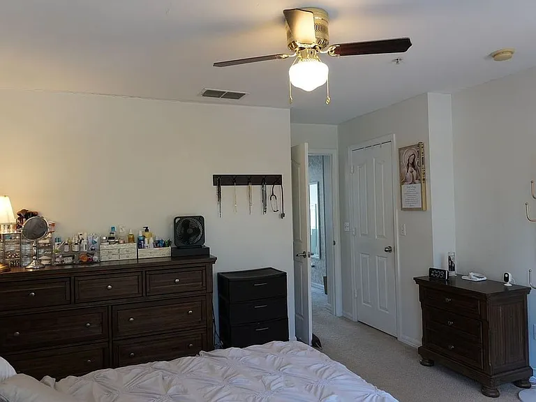 1004 Waterside Dr — Photo 14