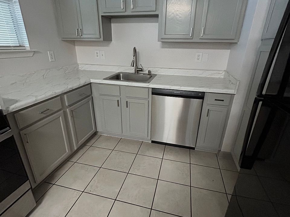 1st image of 1226 Gaudet Dr