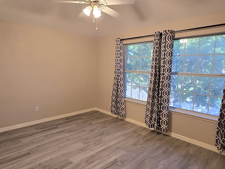7509 Avalon Dr — Photo 6