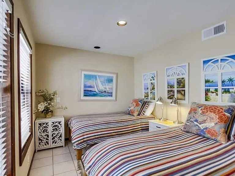 2645 Ocean Front Walk — Photo 11