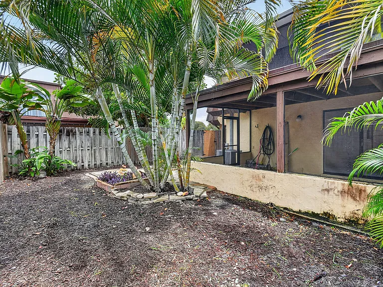 3502 Gardens East Dr #B — Photo 57