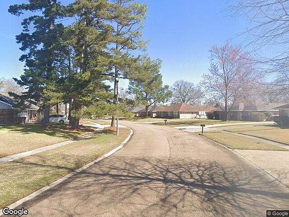 Exterior Neighborhood (street photo)