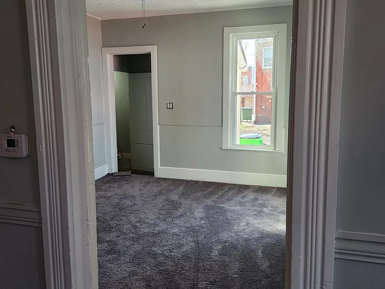 212 1st St NW #1 — Photo 8
