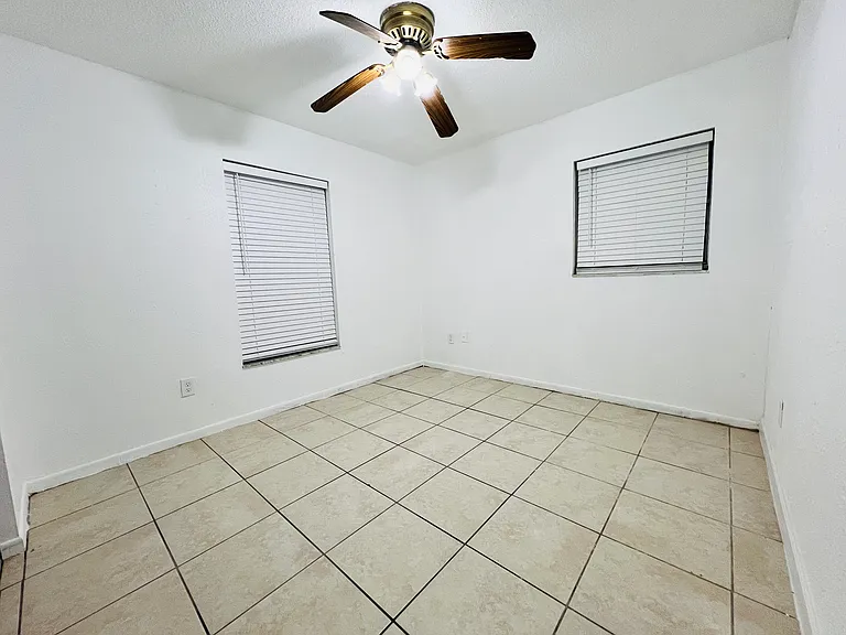 2019 Colmar Ave #2021 — Photo 7