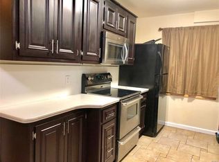 809 College Point Blvd, Flushing, NY 11356