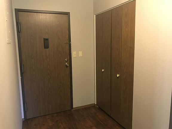 5th image of 911 E Lincoln Ave APT 18