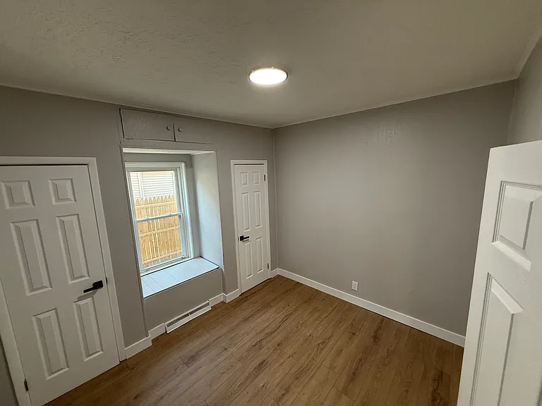324 Congress Ave #1 — Photo 10