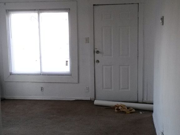 2nd image of 2434 N Dearborn St