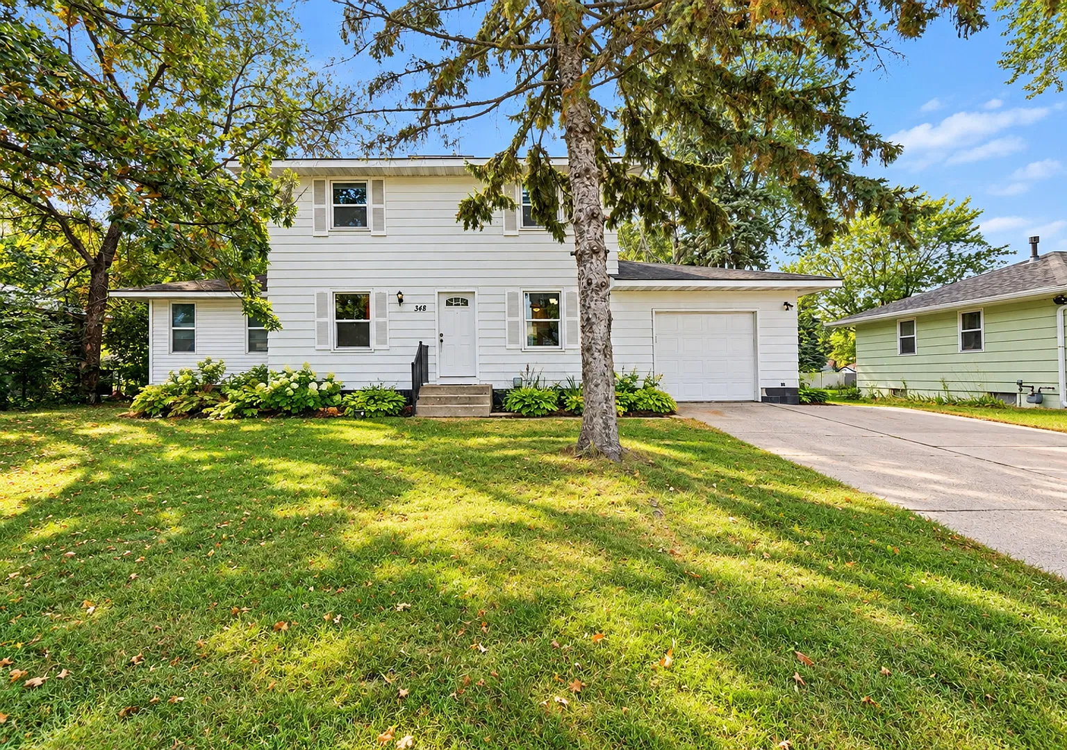 Updated 4 Bed Blaine Home W/ Finished Basement, Large Yard, & Attached Garage — Photo 2