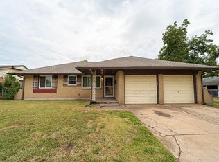 132 SW 12th St, Moore, OK 73160