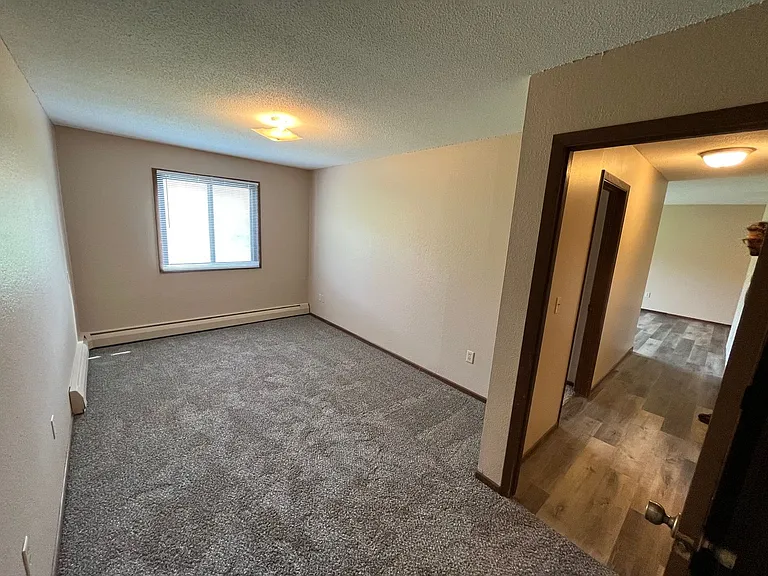 Oakridge Apartments — Photo 41