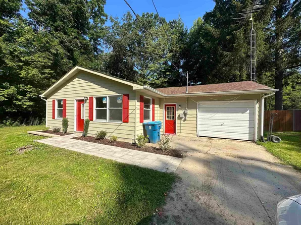 1133 Maplewood St, Beaverton, MI 48612