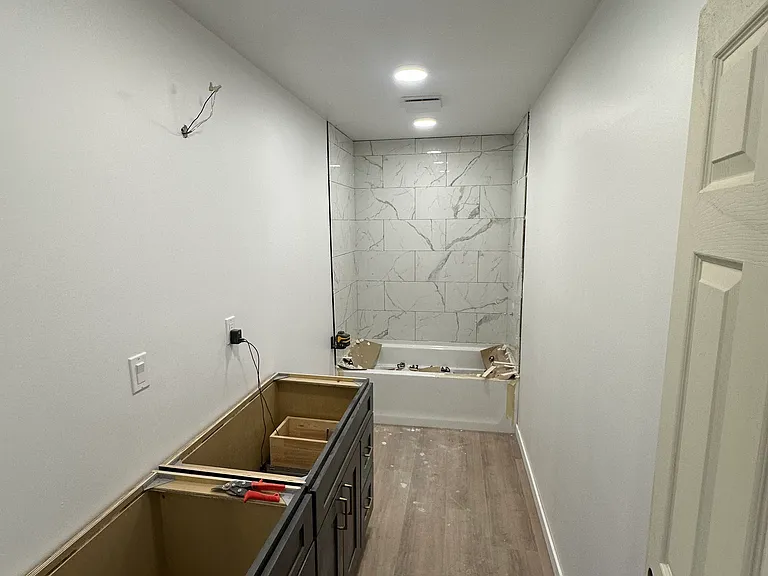Center Ln — Photo 10