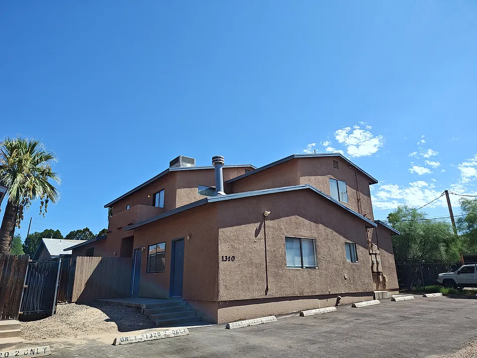 1312 E Adams St #2