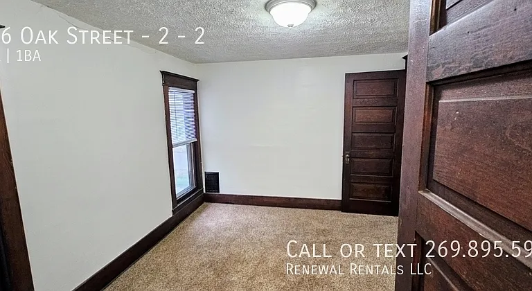 206 Oak St #2 — Photo 23