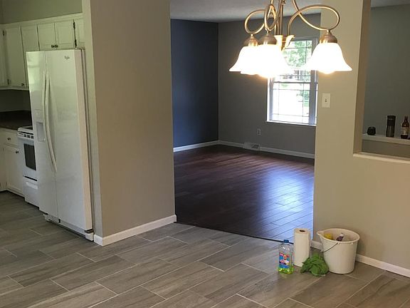 3rd image of 605 Belair Dr