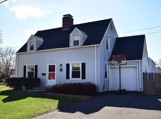 79 Bentwood Rd, West Hartford, CT 06107