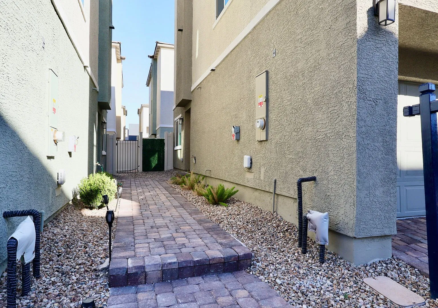 Move-In Ready Townhome Near Summerlin! — Photo 3