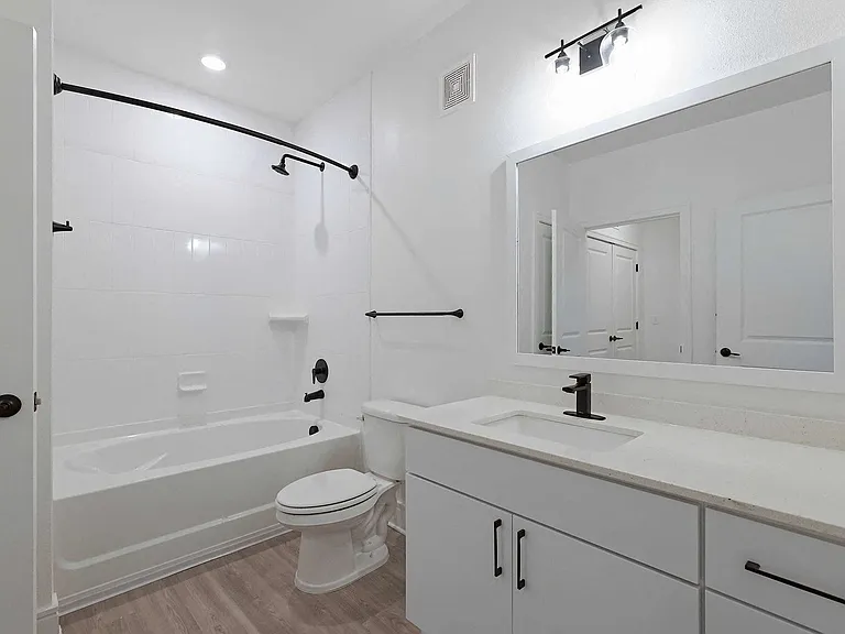 Tropia Luxury Apartments — Photo 60
