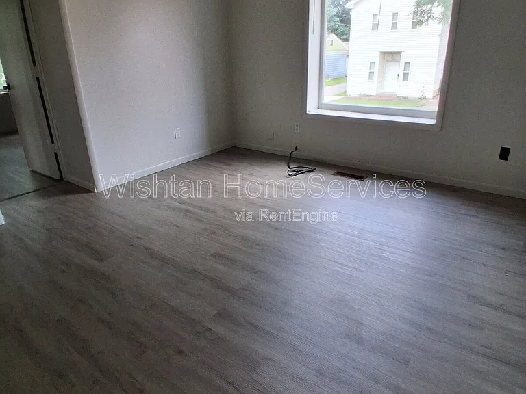 517 N 14th St #1 — Photo 8