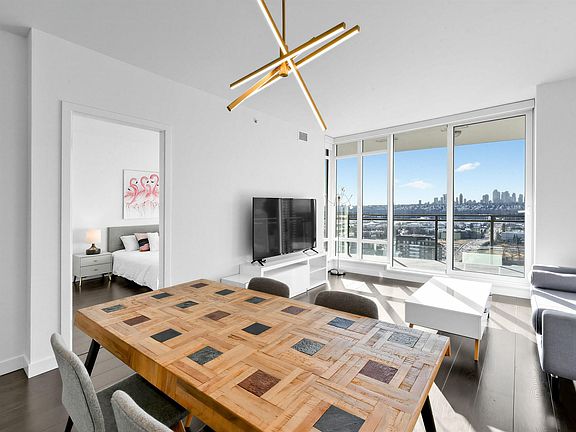 5th image of 2085 Skyline Ct #2907