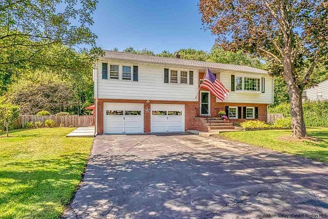 1st image of 131 Woodland Dr