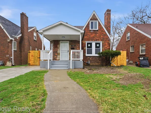 9991 Robson St, Detroit, MI 48227