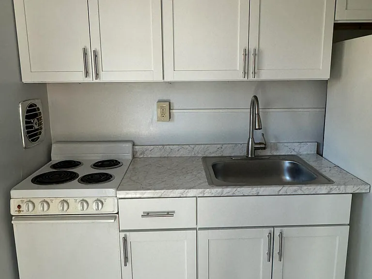 535 S 24th St #1 — Photo 3