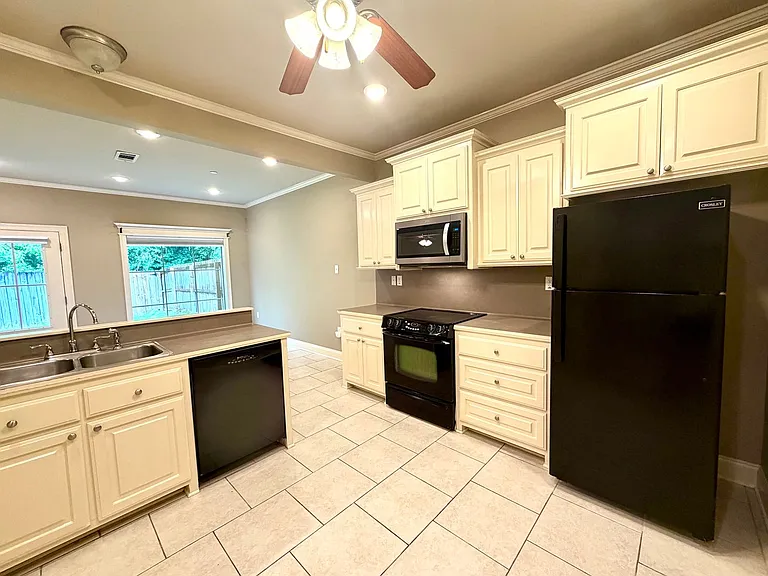 910 S Audubon Place Ave — Photo 5