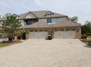 16W307 Shadow Creek Dr #307, Willowbrook, IL 60527
