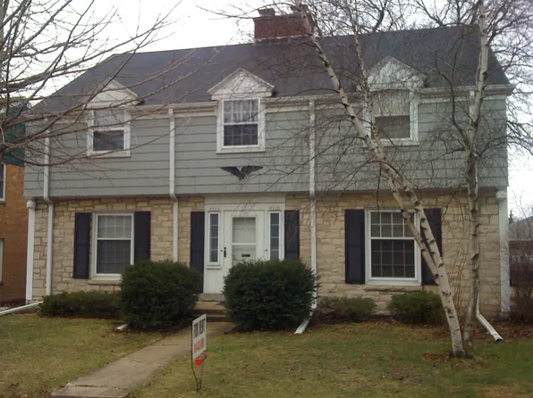 8525 W Hawthorne Ave, Milwaukee, WI 53226