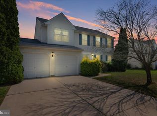 6 Sagebrush Ln, Sicklerville, NJ 08081