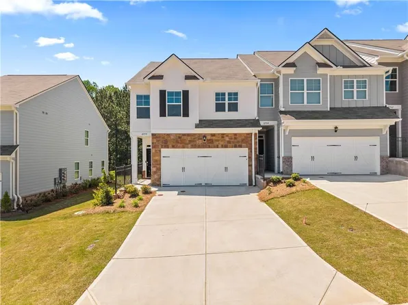 6710 Corryton St, Flowery Branch, GA 30542